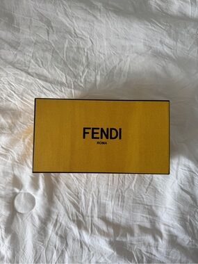 Fendi Yellow Logo Glasses Sunglasses Gift Box